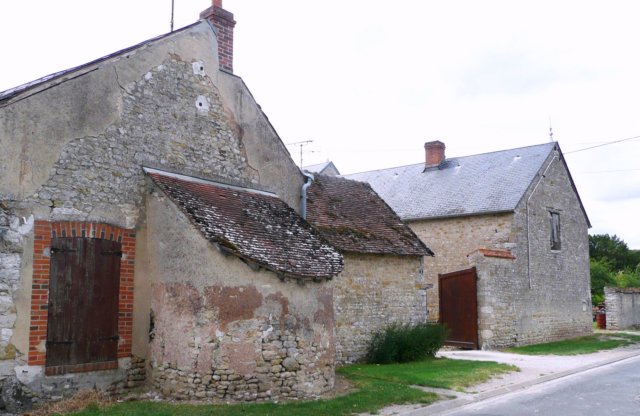 bourgneufundeshameauxdenotrevillageavecsonhabitatpluttrural.jpg