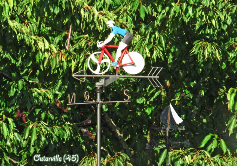 outarvillecyclisteetbateau2.jpg