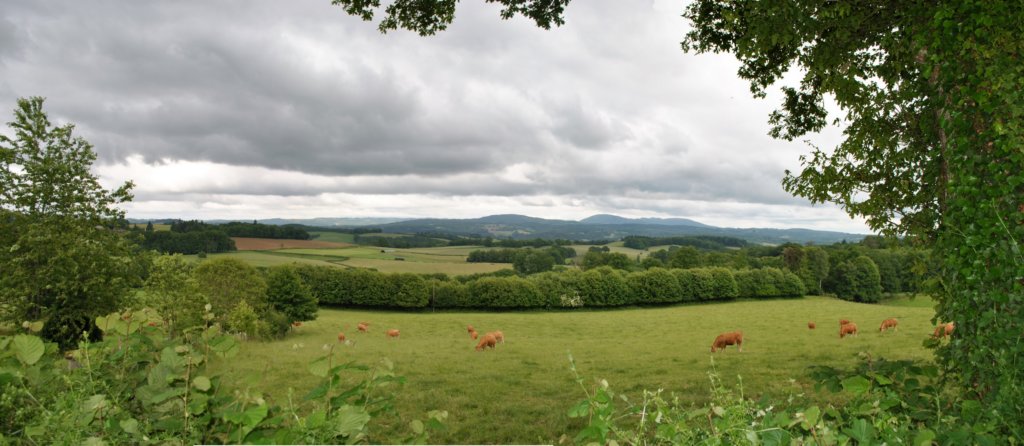 vuepanoramiqueduvillagederihactreignacayestnousavonsfaitletourdesmondires.jpg